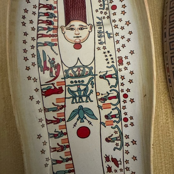 Egyptian Sarcophagus Tin - Picture 3 of 6